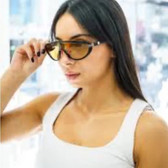 Authentic Moncler Sunglasses with original cloth and case - Picture 4 of 5